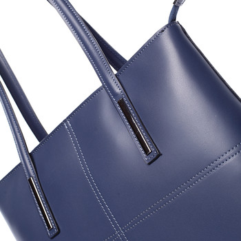 Moderná dámska kožená kabelka tmavo modrá - ItalY Adalicia