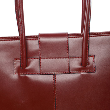 Elegantná a módna dámska kožená kabelka tmavo červená - ItalY Alison