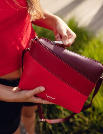Dámska crossbody kabelka červená - Vuch Coalie Striped Red