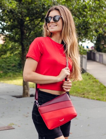 Dámska crossbody kabelka červená - Vuch Coalie Striped Red