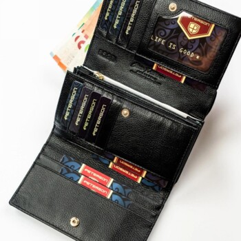 Dámska koženkovo/kožená peňaženka čierna - Peterson Emina