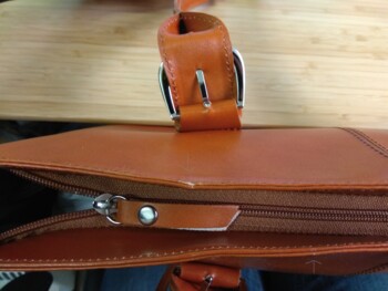 Moderná a elegantná dámska kožená kabelka koňaková - ItalY Achilla