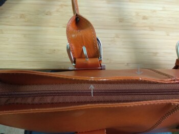 Moderná a elegantná dámska kožená kabelka koňaková - ItalY Achilla