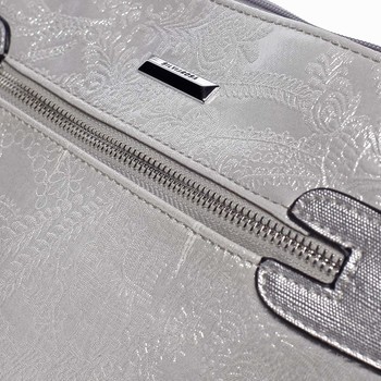 Krásna dámska strieborná crossbody kabelka so vzorom - Silvia Rosa Xiomy 
