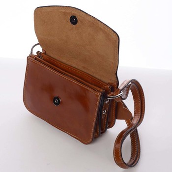Malá kožená dámska crossbody kabelka koňaková - ItalY Paulina